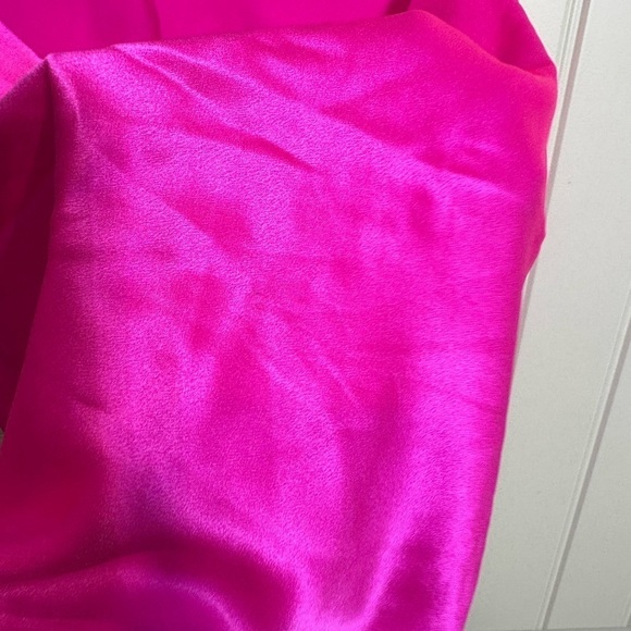 Versace Medusa cowl neck pink silk top with gold hardware - Picture 4 of 15